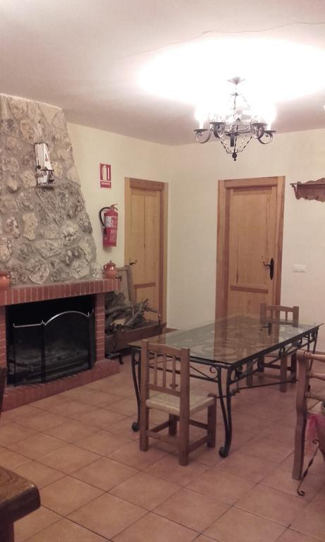Apartamentos Serrano Ribatajada ภายนอก รูปภาพ