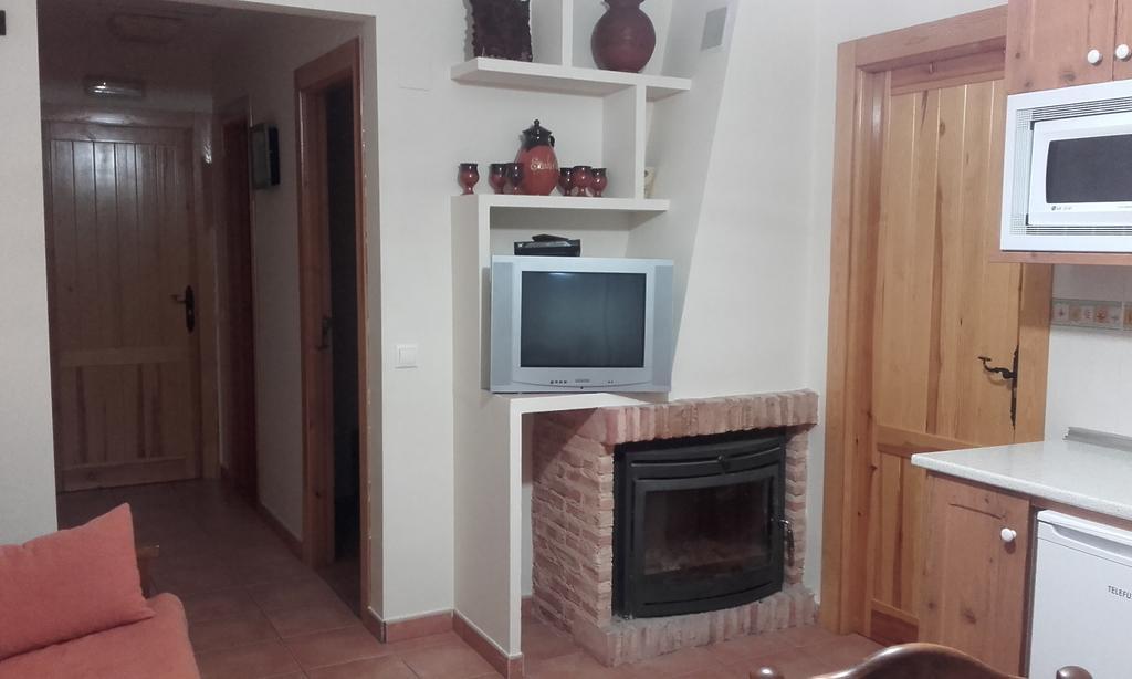 Apartamentos Serrano Ribatajada ภายนอก รูปภาพ