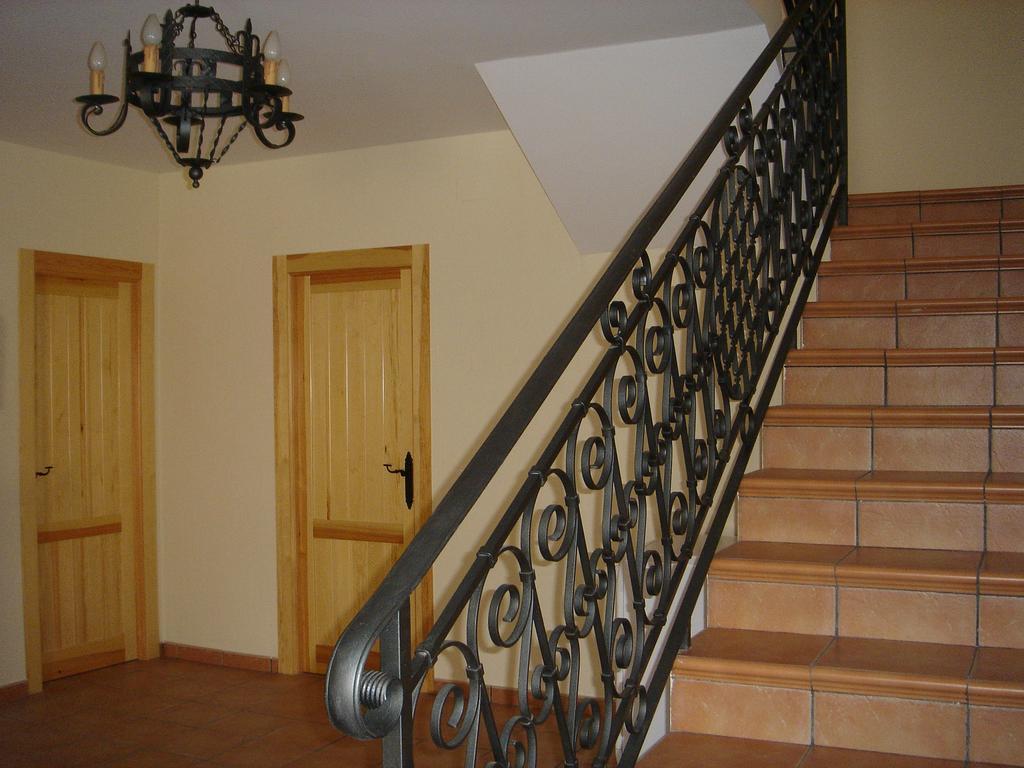 Apartamentos Serrano Ribatajada ภายนอก รูปภาพ
